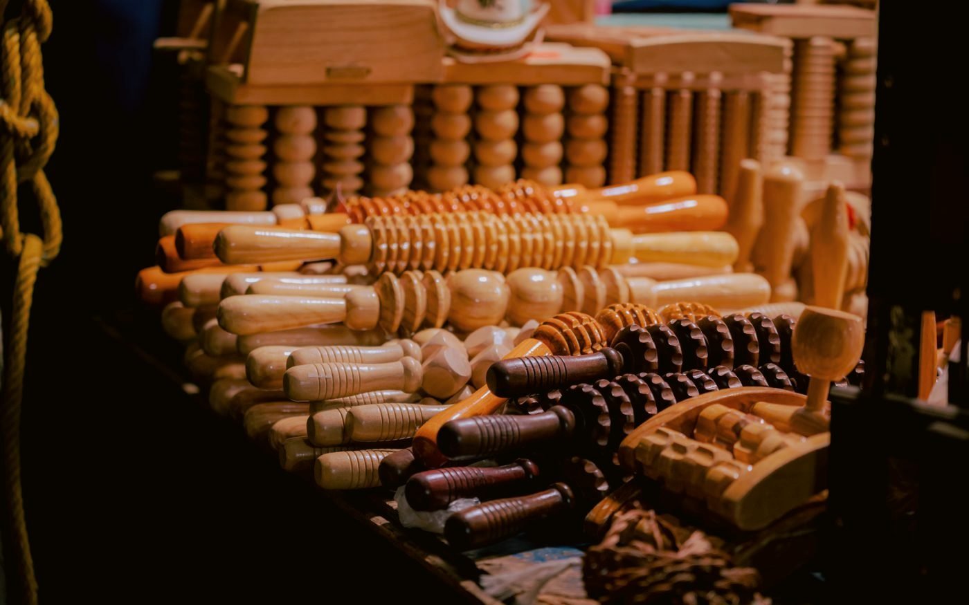 Wood therapy tools: wooden rollers and cups